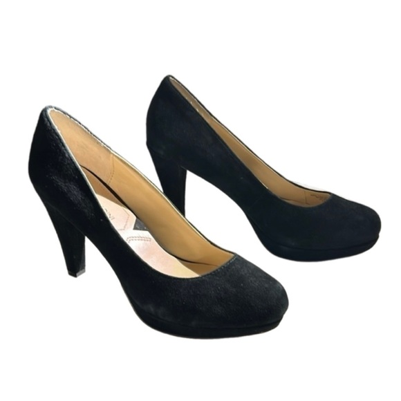 Adrienne Vittadini Prestin Pump in luxurious soft Black Suede, NWOT - Picture 2 of 4
